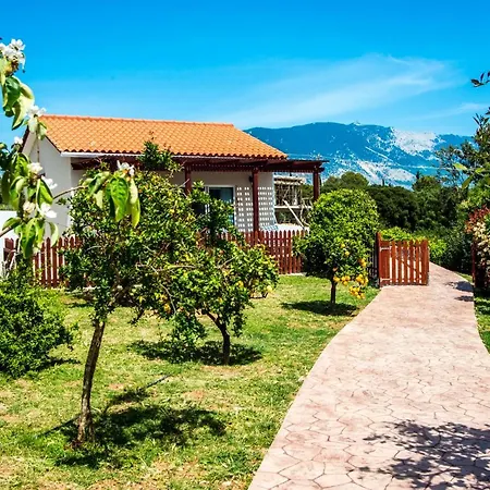 Xarafailte Summer House *